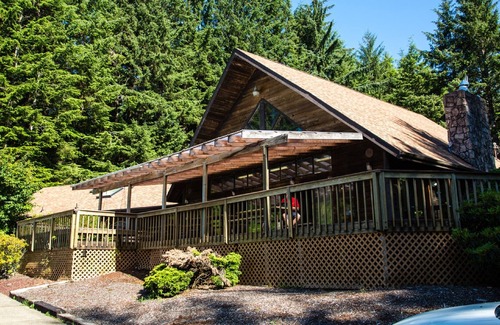 Florence Cabina | South Jetty RV & Camping Resort