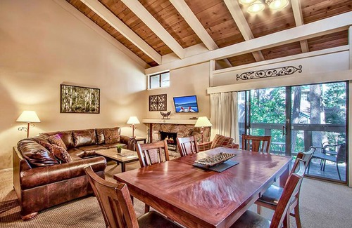 South Lake Tahoe Casa | South Lake Tahoe Resort - Steps to Beach & Close to Heavenly