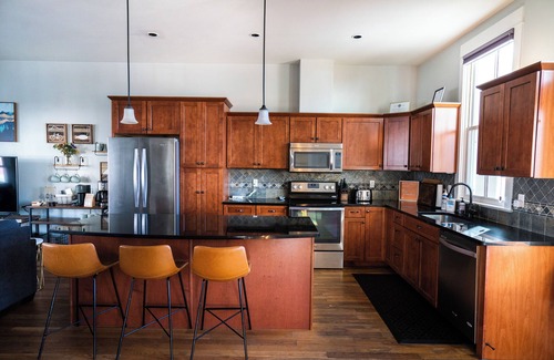 Buena Vista Casa | South Main Chalet- 2 Units w/Roof Top Deck/Fire Pit