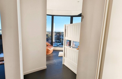 South Melbourne Apartamento | South Melbourne 3BR Amazing View Gym Sauna Kids Playroom Parking and sky pool!