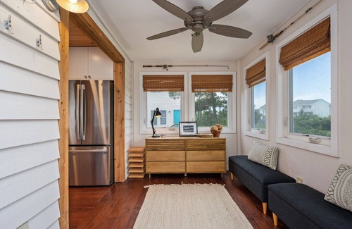 South Nags Head Casa | South Nags Head 3 Bed 2 Bath Home, Sleeps 8 only 4 Minutes to the beach!