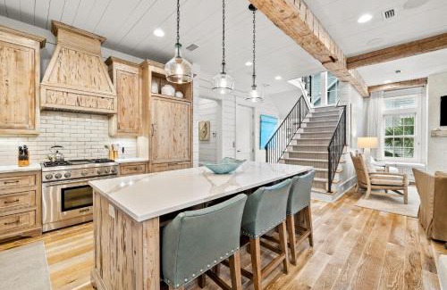 Gulf District Casa | South of 30A - Close to the Beach & WaterColor Beach Club - Evergreen Dream home