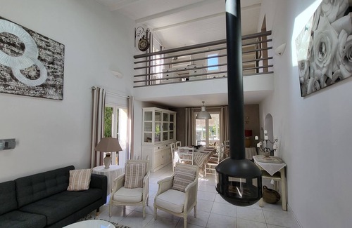 Montarnaud Casa | SOUTH OF FRANCE BEAUTIFUL HOUSE LOCATED IN A HAVEN OF PEACE.