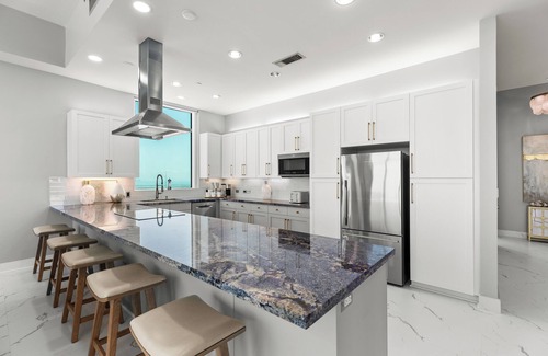 South Padre Island Condominio | South Padre Island Sapphire Luxury Penthouse! Incredible Space X & Ocean Views!