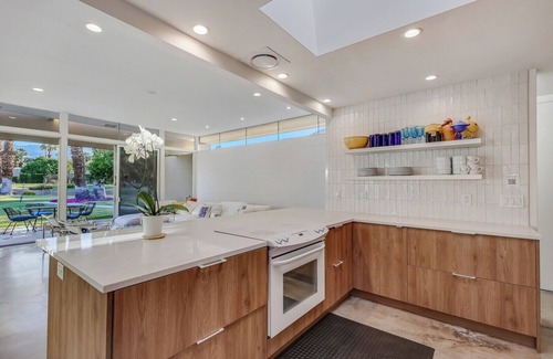 Palm Desert Condominio | South Palm Desert Historic Sandpiper Nov/Dec/Jan/Februrary available