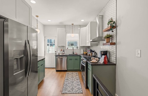 Girard Estates Casa | South Philly Game House | Close to Stadiums