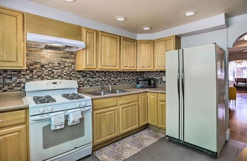 South Philadelphia Casa | South Philly Townhome: 3 Mi to Center City