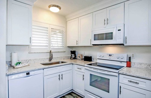 Captiva Casa | South Seas Marina Villa 704 - Gulf & Marina Views