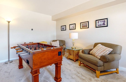 Bethany Beach Casa | South Shore dog-friendly marina townhome with multiple balconies, pool & tennis