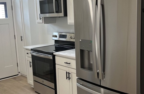 Phoenixville Casa | South Side Beauty. Newly renovated 4Br 2Bath, Central Air near downtown and Oaks