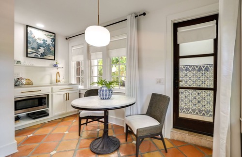Beach Park Apartamento | South Tampa Studio in Desirable Historic District!