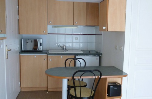 La Rochelle Apartamento | Apartamento con terraza sur con vista a la piscina de la residencia, estacionamiento, proximidad al mar