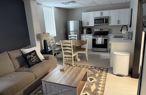 Borderland Condominio | South Williamson Suites 2 br 2 bath