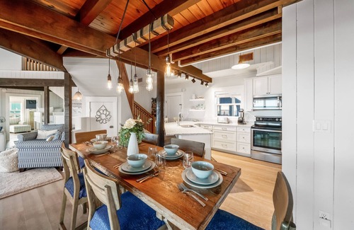 St. George Island Casa | South Wind: Gorgeous Beachfront Home, Private Pool, Hot Tub, Fire Pit