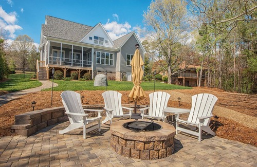 Lake Norman of Catawba Casa | La propiedad frente al lago Southern Breeze admite mascotas por un cargo adicional