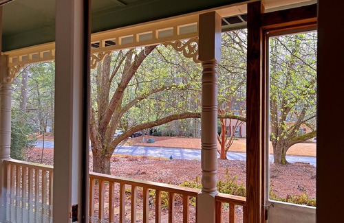 Peachtree City Casa | Southern Charm in Peachtree City Georgia FULLY FURNISHED and GOLF CART INCLUDED