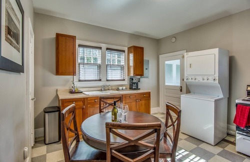 Germantown Casa | Southern Charm: Minutes away from downtown w/a cozy porch swing