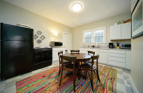 Germantown Casa | Southern Charm: Minutes to downtown Nashville with a cozy porch swing