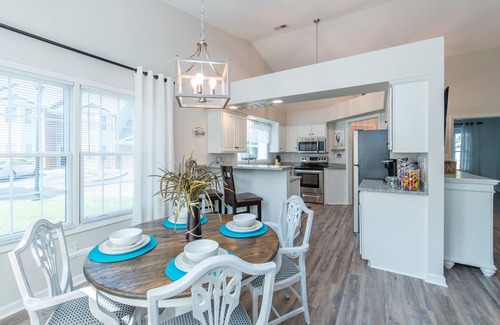Lexington Casa | Southern Charm- Spacious Townhome Close to UK