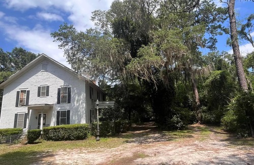 Allenhurst Casa | Southern Colonial Home Liberty County West End very close to Fort Stewart