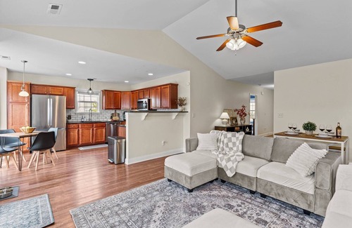 Murraysville Casa | Southern Comfort | Dogs Welcome | Quiet | Relaxing