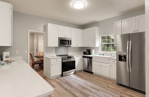 Saint Simons Island Casa | Southern Comfort Retreat | 5 Bed, 3 Bath
