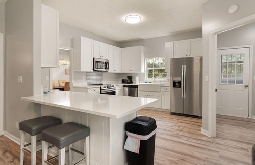 Saint Simons Island Casa | Southern Comfort Retreat | 5 Bed, 3 Bath