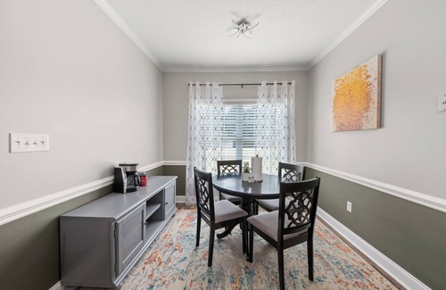 Warner Robins Casa | Southern Delight-4 Bed Room-7 beds- Private Backyard-Great for Larger Groups