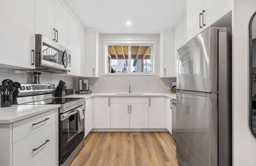 Cochrane Condominio | Southern Horizons | Mini Nordic Spa | Fenced Yard