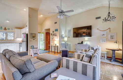 Southern Shores Cabaña | Southern Shores Family Retreat Mins to Beach!