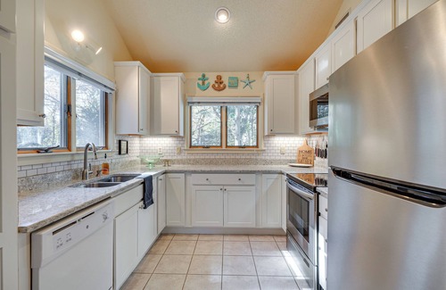 Southern Shores Cabaña | Southern Shores Family Retreat Mins to Beach!