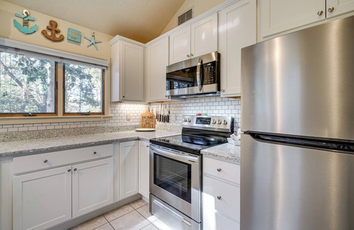 Southern Shores Cabaña | Southern Shores Family Retreat Mins to Beach!