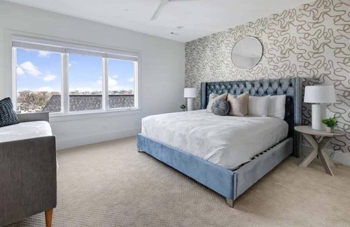 Historic Waverly Casa | SOUTHERN SLEEK-PRIVATE BALCONY-12TH SOUTH DISTRICT