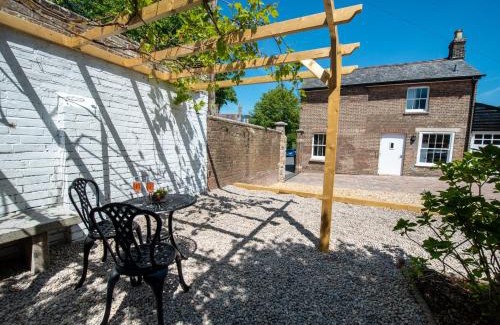Dorchester Casa | Southgate Coach House