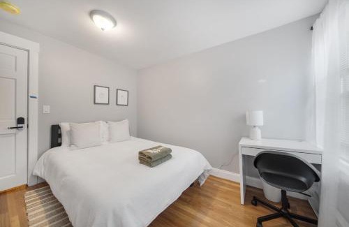 Columbus Park - Andrew Square Apartamento | Southie Living by Seaport, Red Line, Beach & Bars