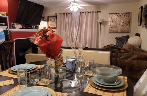 Durham Casa | Southpoint Mall area of Durham,is centrally located in between downtown and RTP.