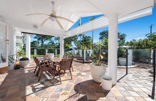 Southport Casa | Southport Poolside Paradise