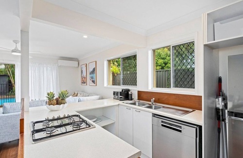 Southport Casa | Southport Retreat 2 bd, Pool