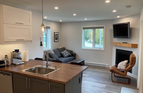 Revelstoke Apartamento | Southside Mountain Views - 1 Bedroom Suite - Long-term Rental