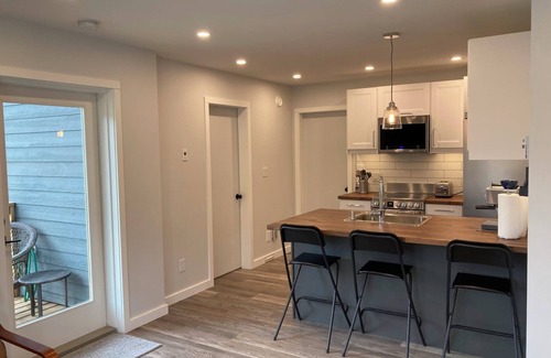 Revelstoke Apartamento | Southside Mountain Views - 1 Bedroom Suite - Long-term Rental