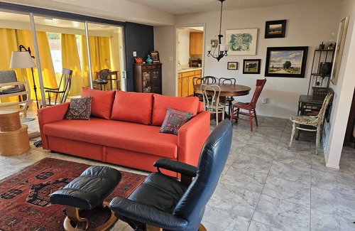Green Valley Casa | Southwest Adobe in charming old time traditional southwest community.