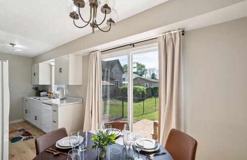 Greater South Side Casa | Southwest Duplex W/Outdoor Space