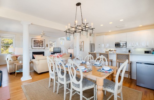 South Beach Casa | Southwind is an Oceanfront Beach Cottage just steps to South Beach!