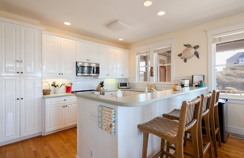 South Beach Casa | Southwind is an Oceanfront Beach Cottage just steps to South Beach!