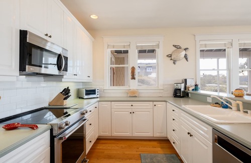 South Beach Casa | Southwind is an Oceanfront Beach Cottage just steps to South Beach!