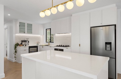 Belmont Apartamento | Spa Haus- 2 King Bedrooms, Private Spa, Pets welcome