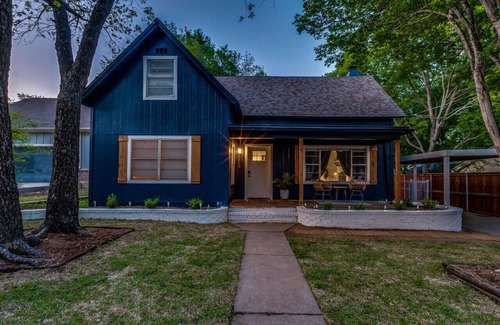 Weatherford Casa | Spa in Dreamy + Starry yard!!
