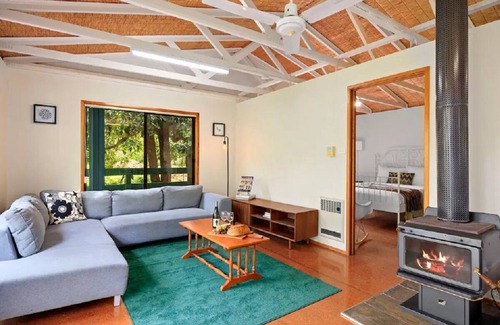 Warburton Casa | Spa Retreat With Amazing Views