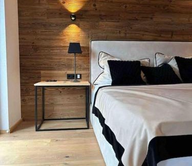 Kitzbuehel Apartamento | Spa, Sport & City Luxury Ski-in Ski-Out Apartment