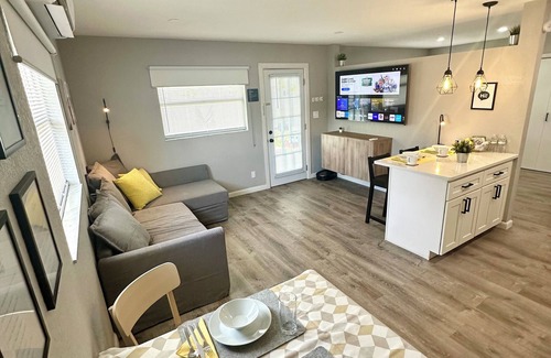 North East Park Casa | Spa & Sun in St. Pete – Hot Tub, Patio, 3 miles from Downtown & nearby Beaches